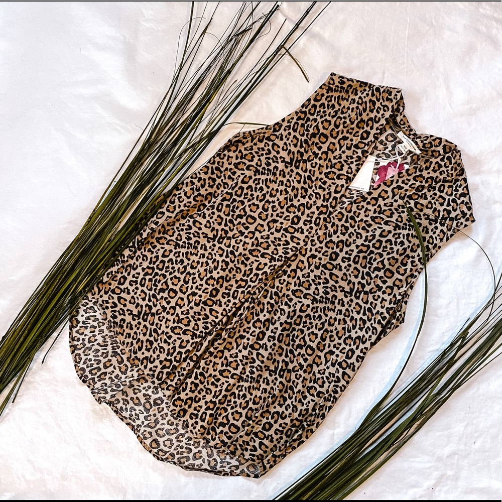Leopard blouse (Beach Lunch Lounge)